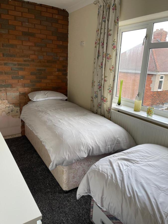 Spacious, Sleeps 17, 3 Bathrooms, Parking, Mansfield Ngoại thất bức ảnh